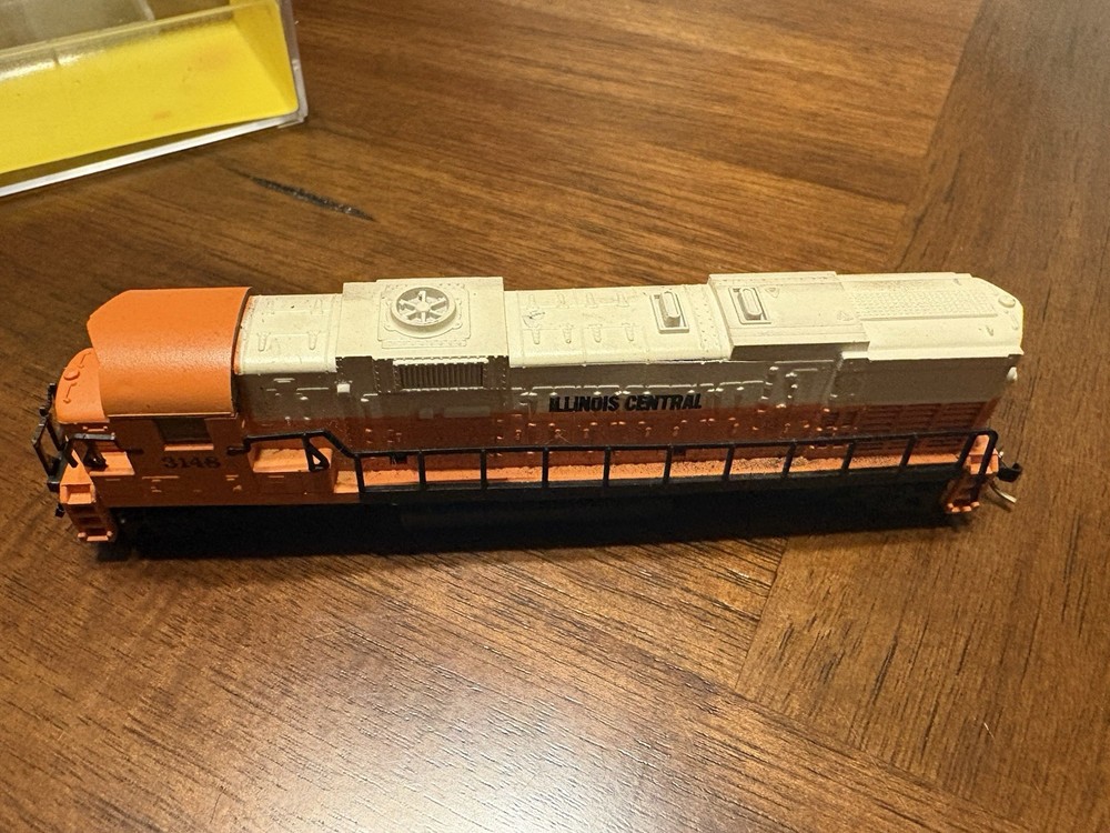 Motorized Illinois Central 3148 Train Engine