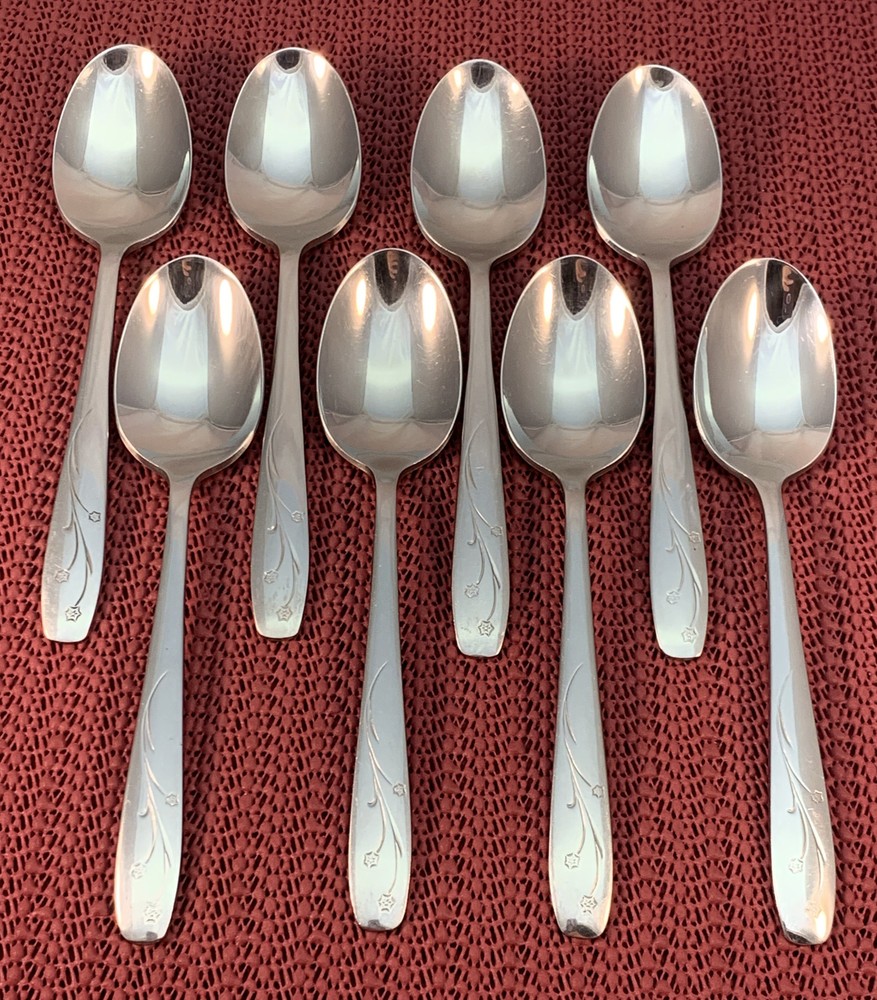 8 Teaspoons STARGLOW Wallace Stainless 5 7/8”