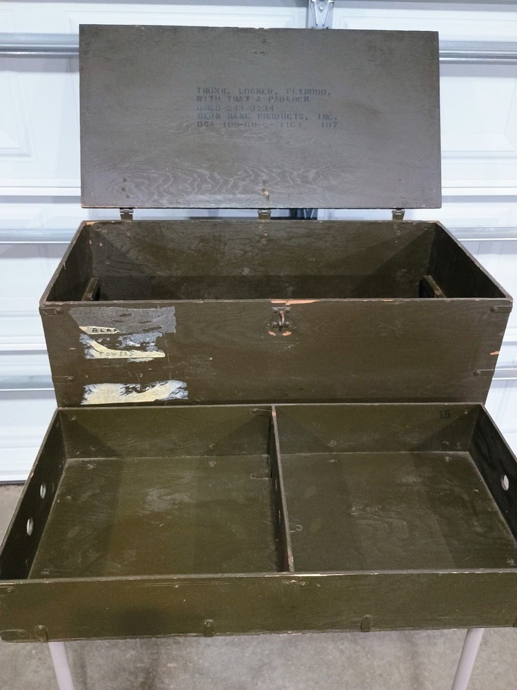 Vintage U.S Army Foot Locker