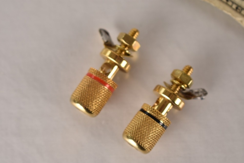 Single Pinnacle Binding Post(Red or Black) -READ-