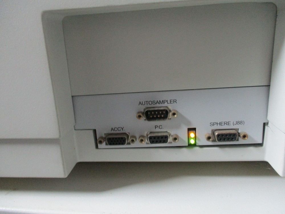 Perkin Elmer Lambda 25 UV/Vis Spectrometer