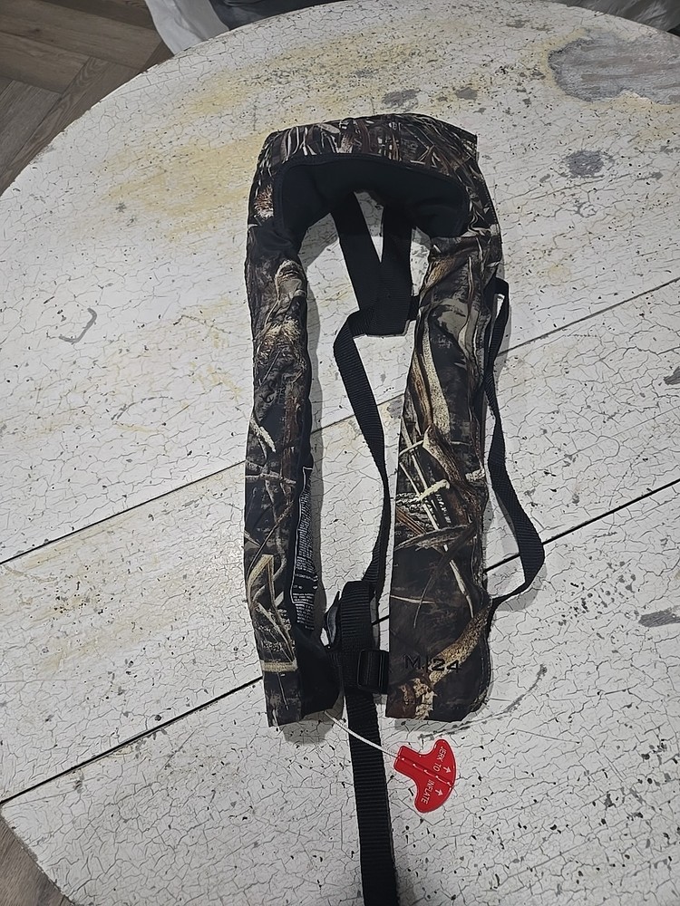 Scheels 3042M Recreational Inflatable Type V PFD CAMO USED