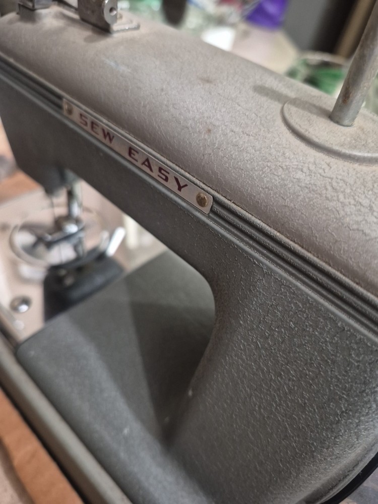 Vintage Sew Easy Model 43 Single thread sewing machine
