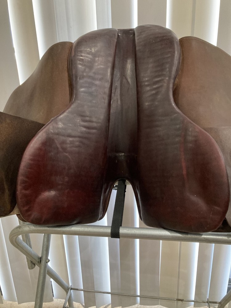Crump SaddleSeat Saddle 19.5 " Equitation saddle