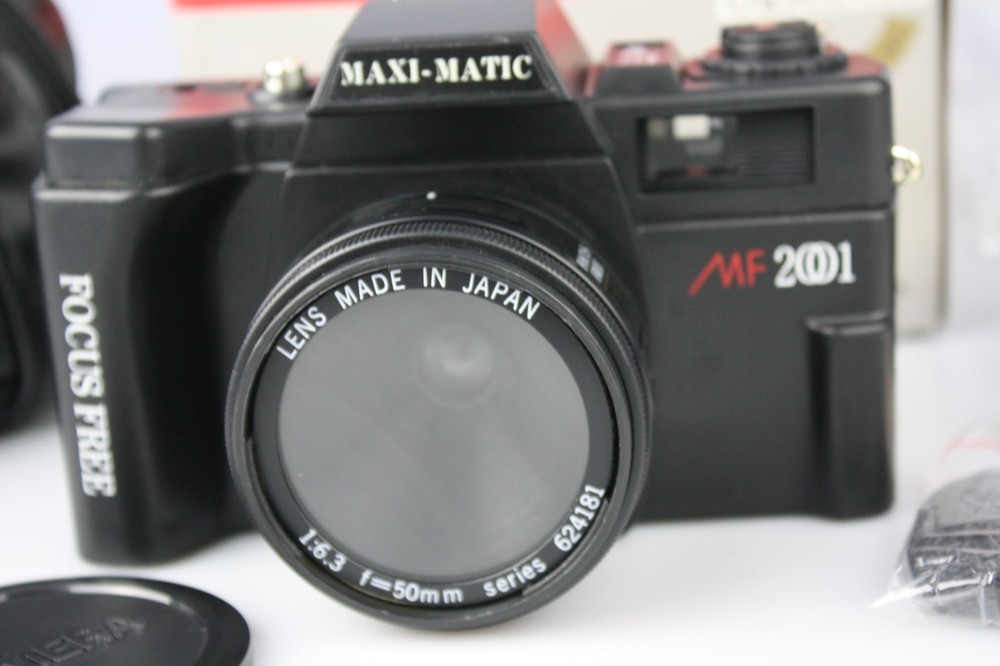 New Maximatic MF-2001 35mm Camera