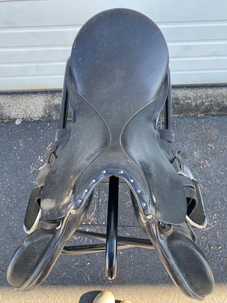 18” Passier military jump saddle saddle