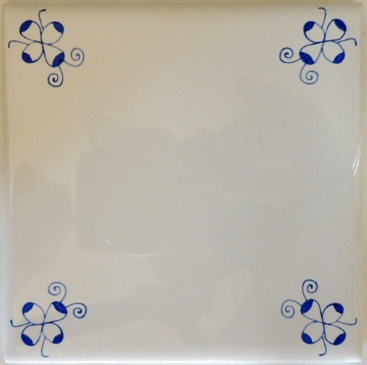 Delft Blue Painted Spider corners (30)