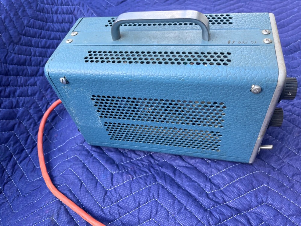 Pre-Owned Tektronix Type 109 Pulse Tektronix Pulse Generator Powers On