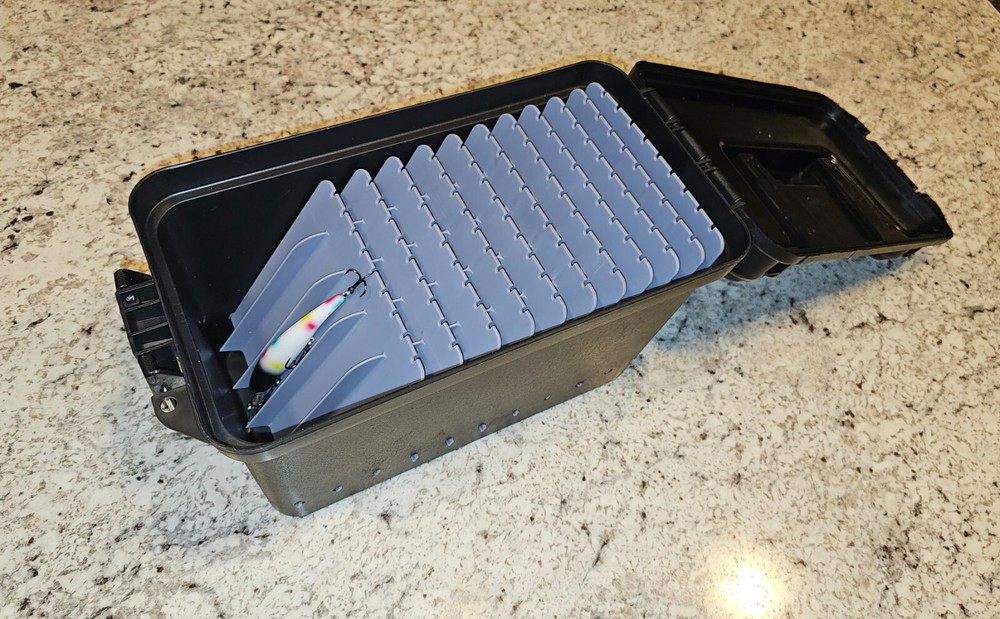 Crankbait and spoon tackle box "Bandit Keeper"