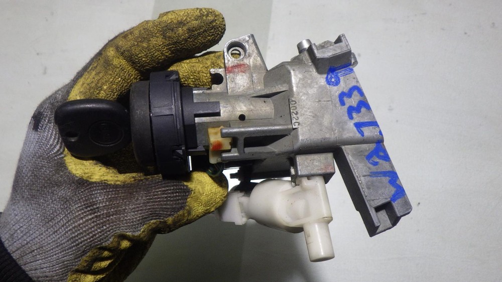 10 CHEVROLET IMPALA Ignition W/Key