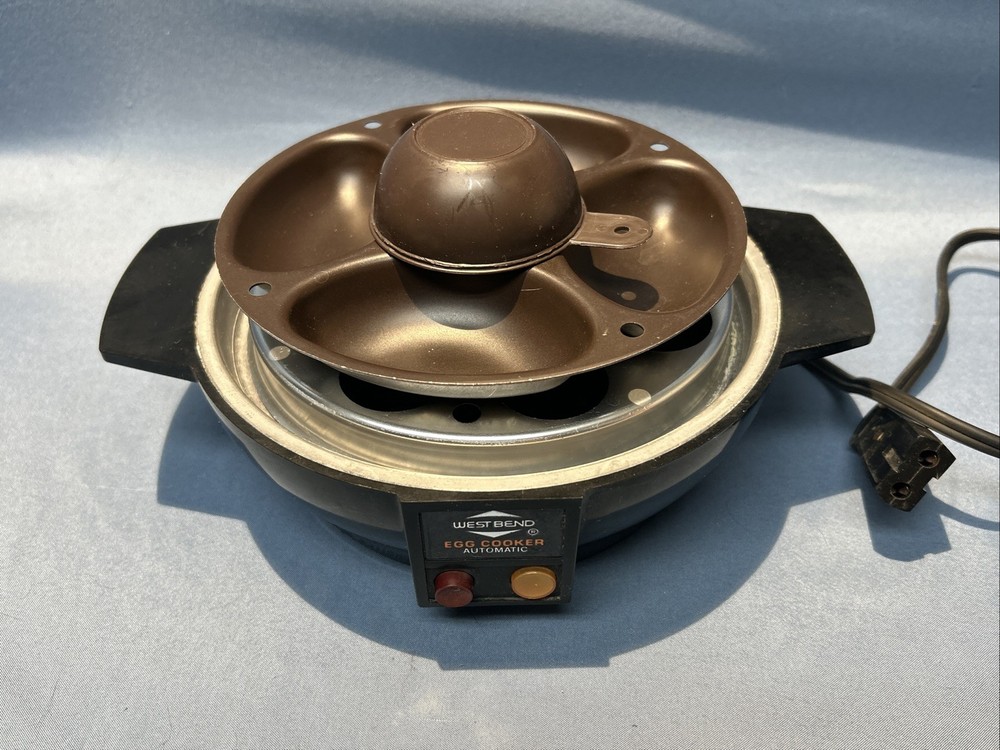 Vintage West Bend Automatic Egg Cooker 5820
