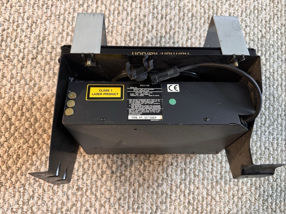 Jaguar X308, XJR 6 Disc CD Changer