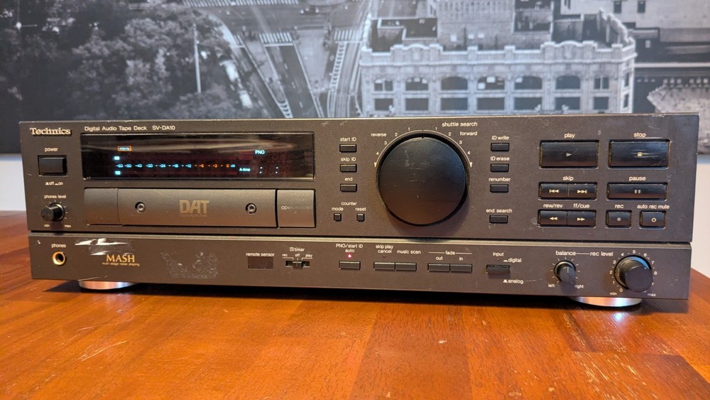Technics SV-DA10 DAT Digital Audio Tape Deck (Powers on – For repair)