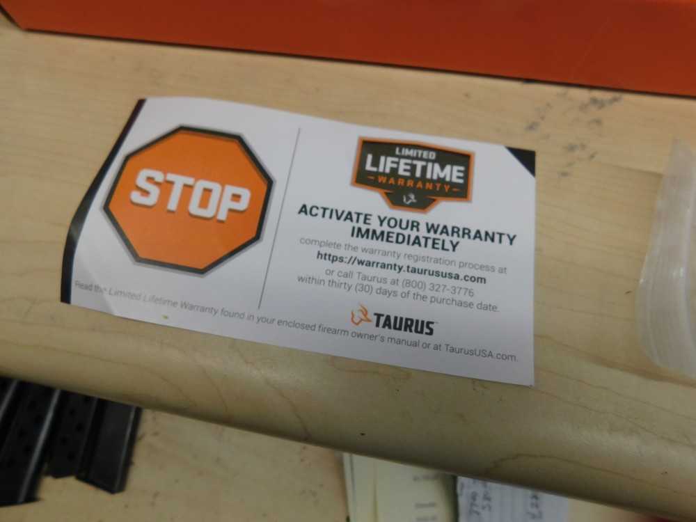 Taurus G3 - 9mm Factory Box + STUFF