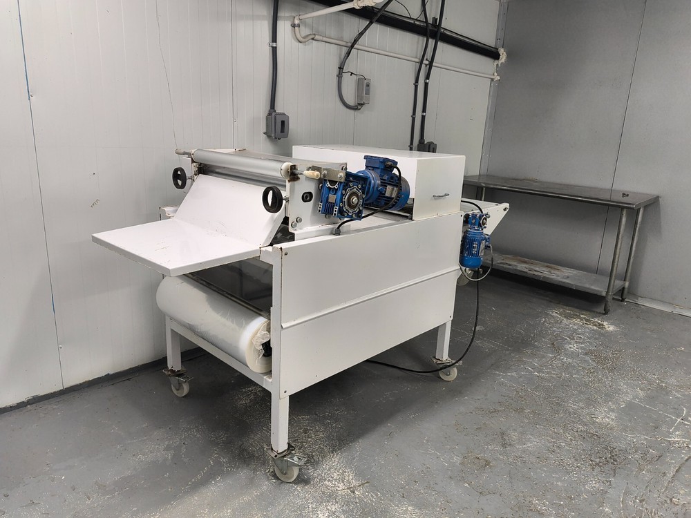 Empanada dough machine