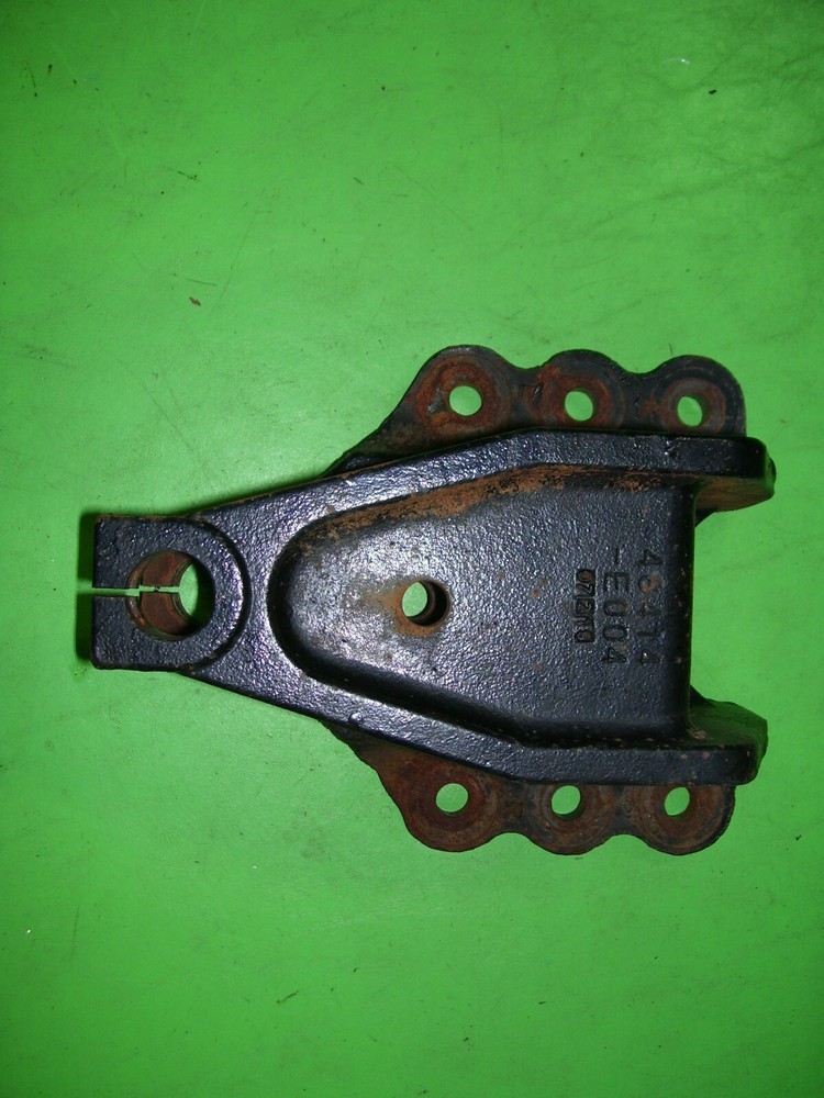Hino 268 Rear Leaf Spring BRACKET HANGER frame 48414-E004 Front forward shackle