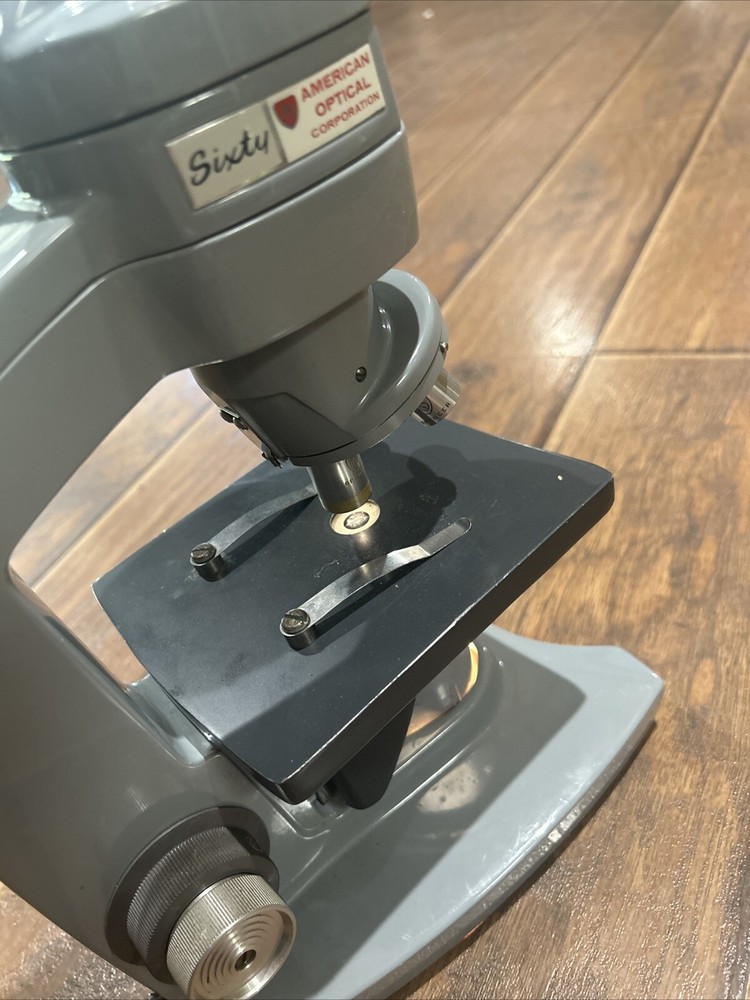 AMERICAN OPTICAL CORP SIXTY 3 Objective Laboratory BULB Microscope WORKING