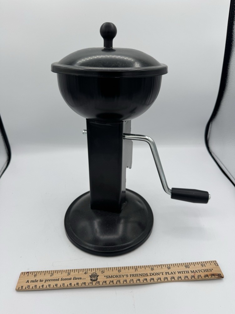 Hand Crank Nutcracker Tool For Hazelnut Crushing