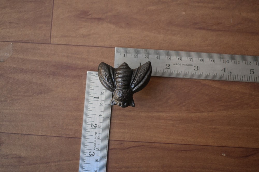 Iron door knobs cast cabinet bee drawer handles pull rustic hardwar 10 pcs