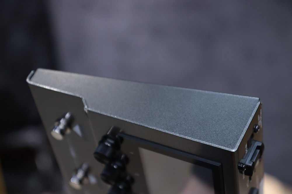 Boss GX-10 Guitar Effects Processor Compact Guitar & Bass Amp/Effects Processor