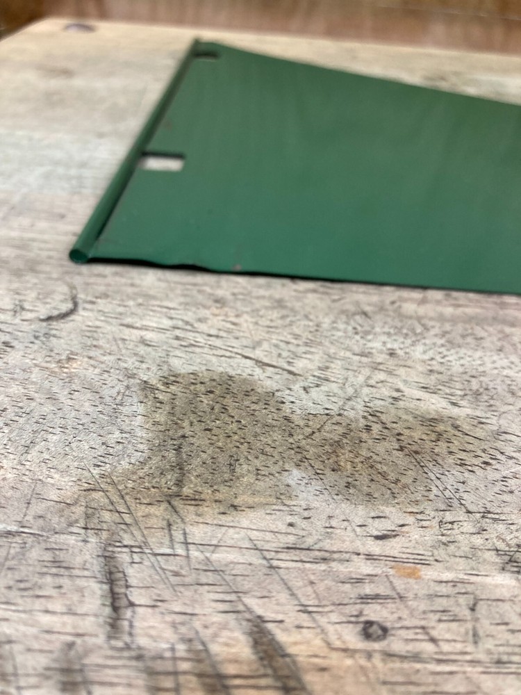 Coleman 413E - Windscreen - Bent on the bottom