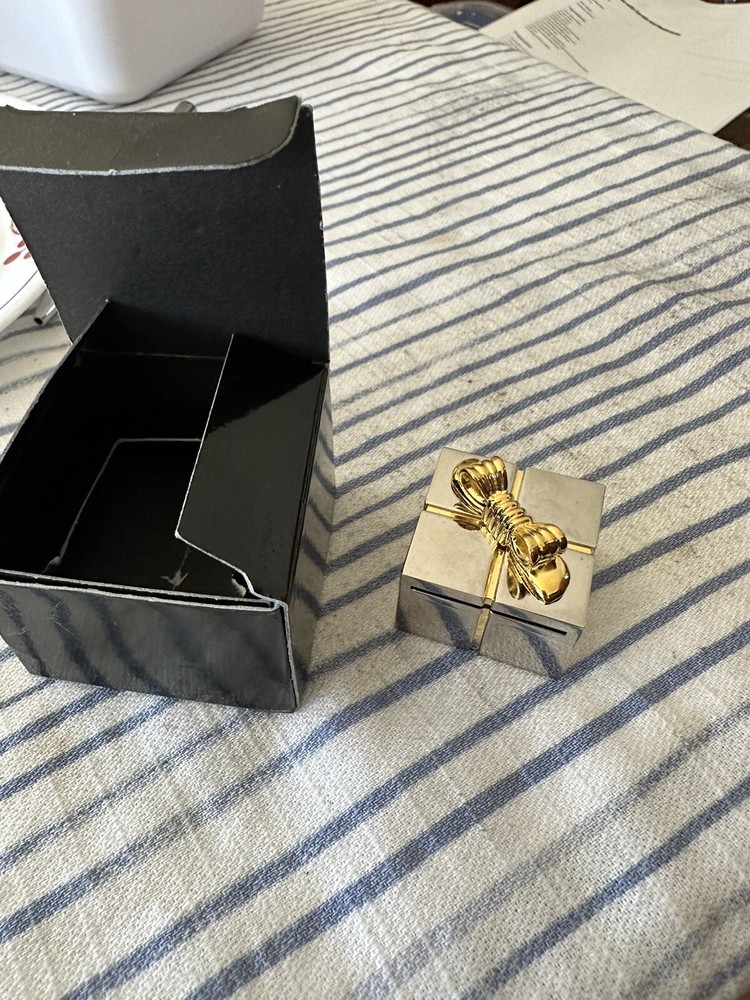 Small Quartz Gift Box Clock 1996 Hinged Lid