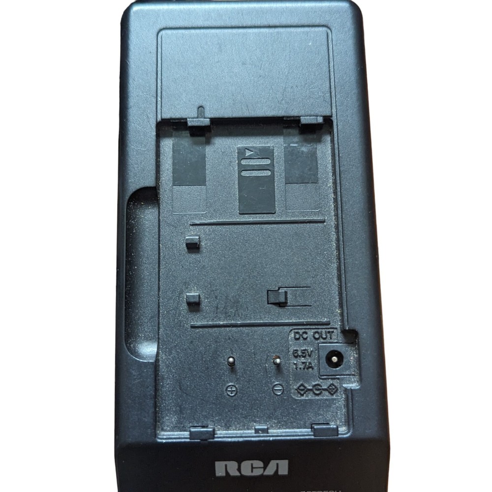 RCA PRO 8 Video Camcorder w/ Case Accessories Remote Extras