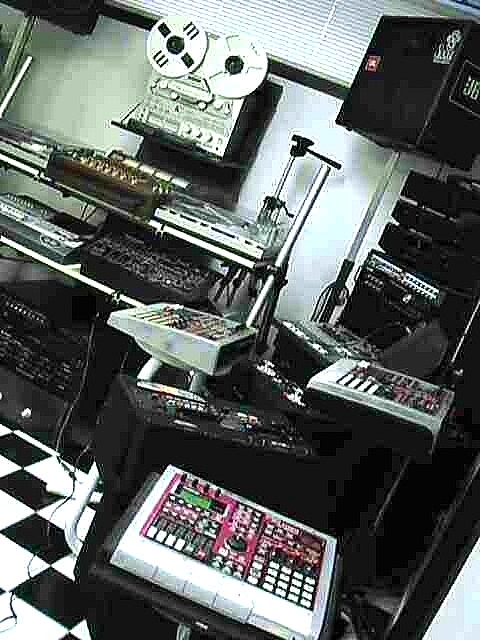 Gemini DS-2024 Twenty-Four-Second Rackmount Sampler. Original Classic Rare!