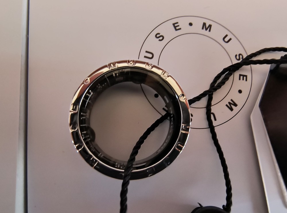 Muse Ring One Smart Ring Size 8 Titanium/Ceramic. Brand New.