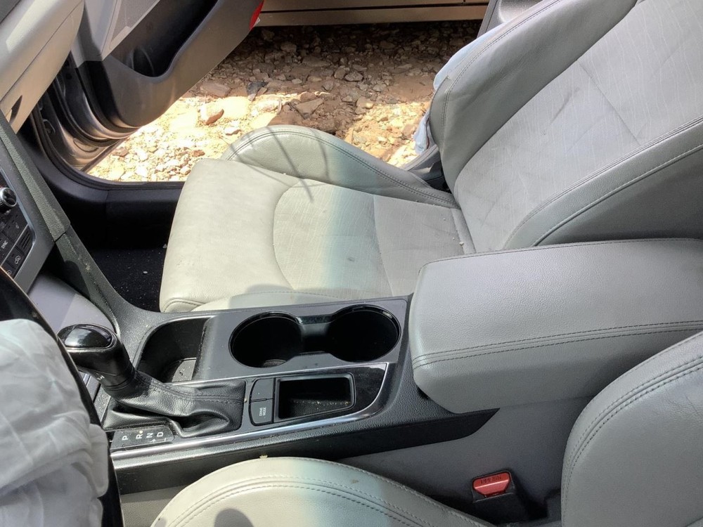 SONATA 2015 Glove Box 4721044