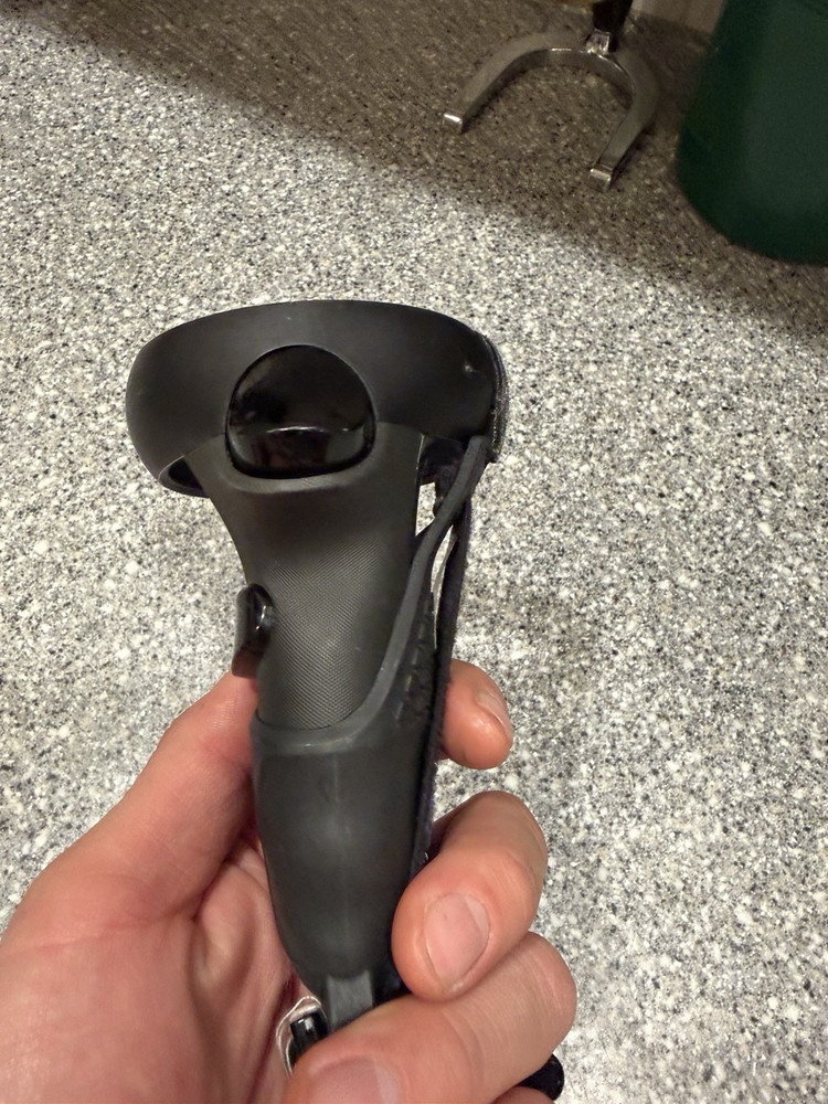 Oculus Quest Rift-S Left Controller (MI-BL) Controller +Grip (untested)