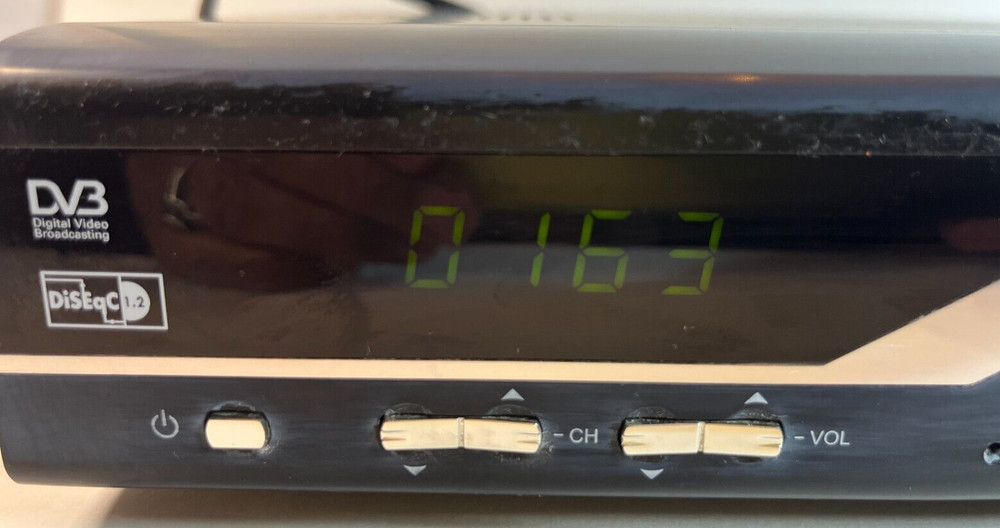 VIEWSAT Digital Satellite Receiver VS2000 ULTRA USB Host Interface, Cables, Box