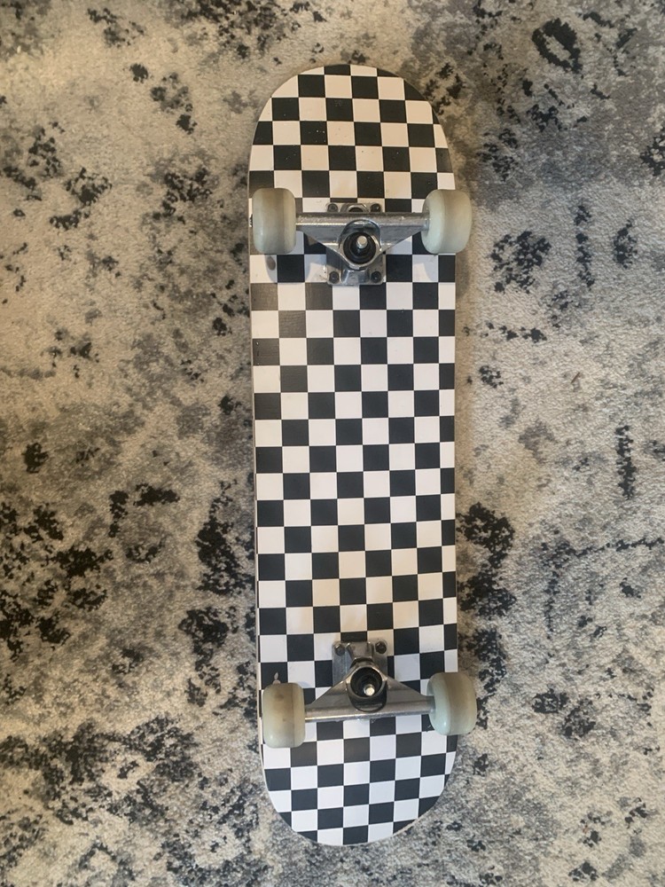 Longboard And Skateboard, Pine sky
