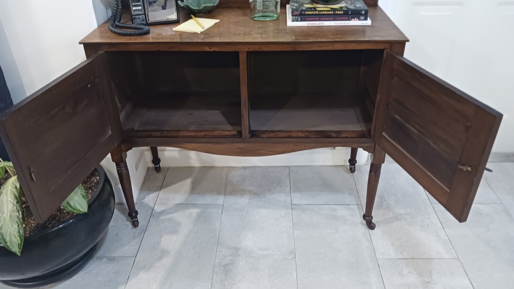 Walnut Antique Sideboard Buffet Cabinet 2 Doors With Lock On Casters