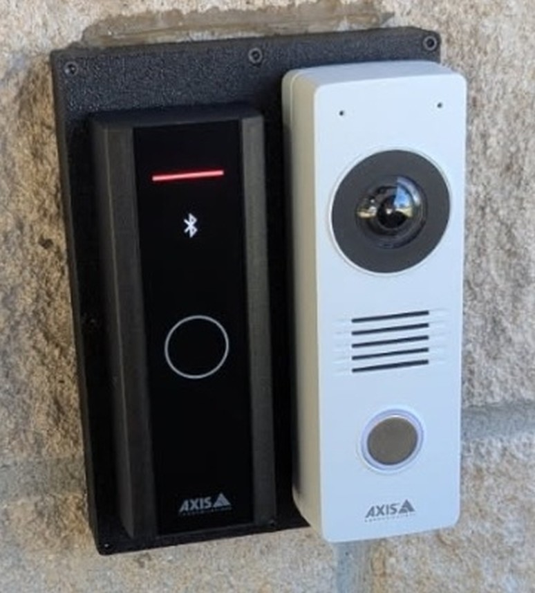 Axis A4612 & I8116-E or A1805-E Dual Mounting Box