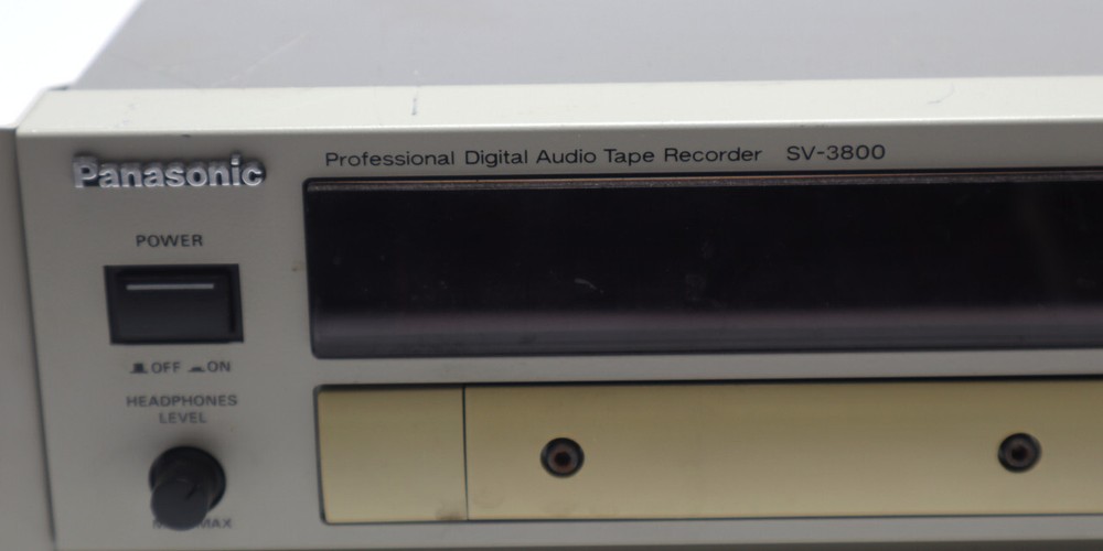 Panasonic SV-3800 Professional DAT Recorder