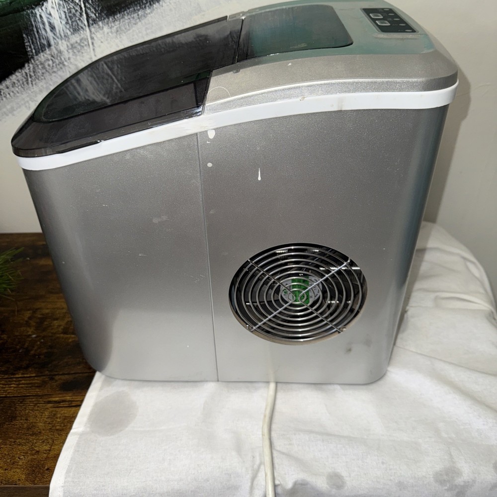 Frigidaire EFIC189 Ice Maker Silver
