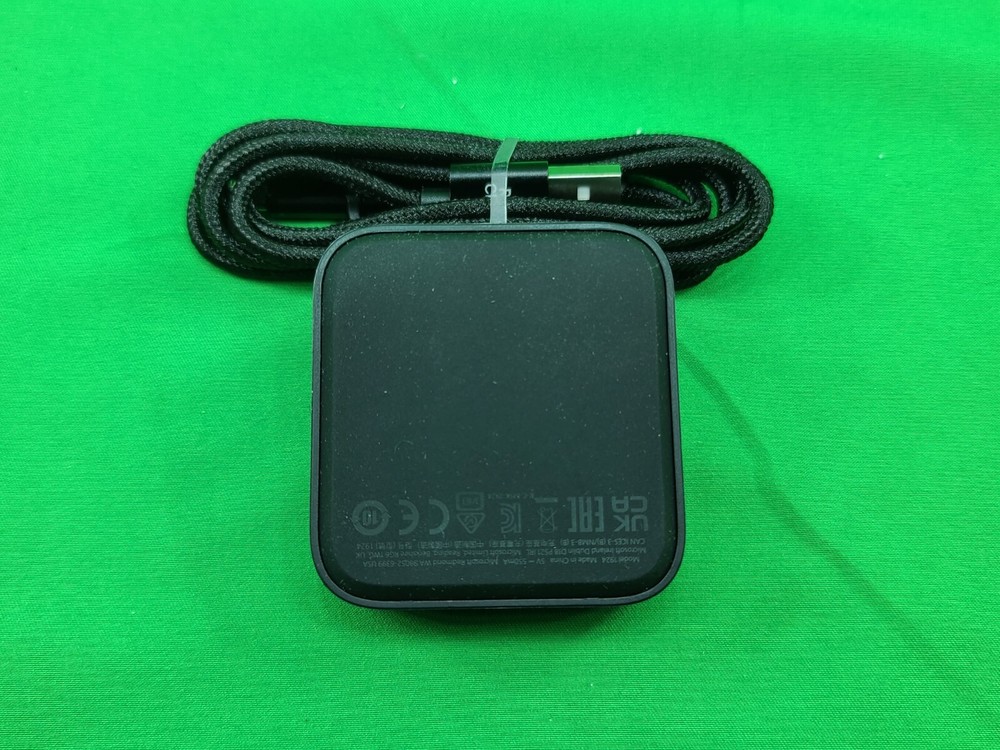 MICROSOFT (1924) XBOX ELITE SERIES 2 CONTROLLER CHARGER CHARGING DOCK & CABLE