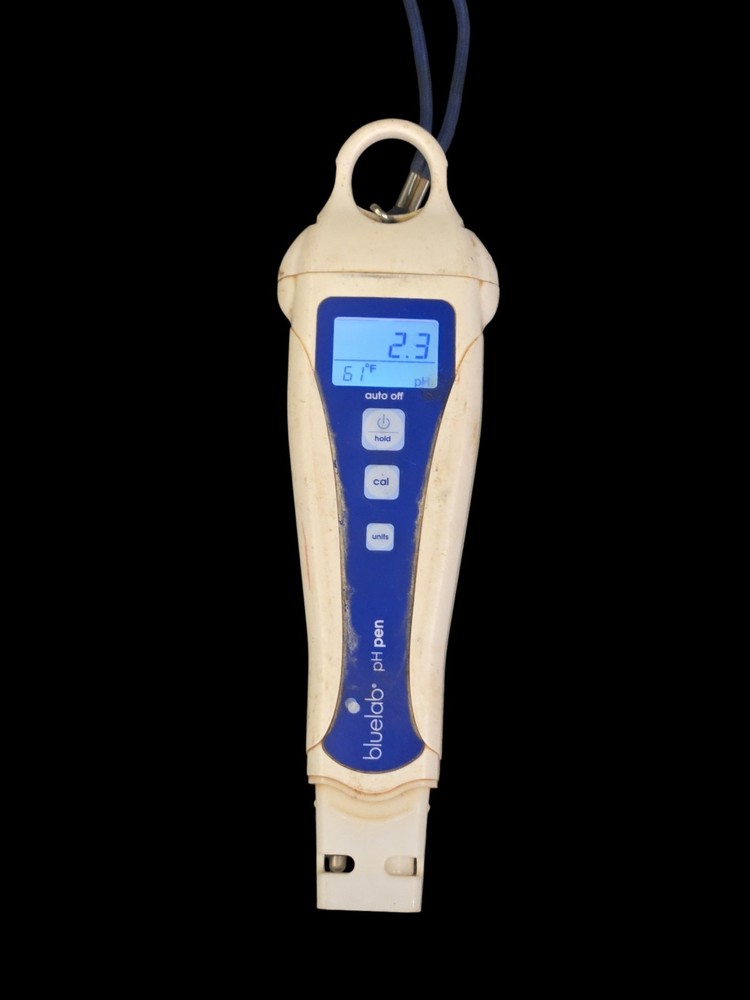 Bluelab pH Pen Digital pH & Temperature Meter with Calibration & Hold Function