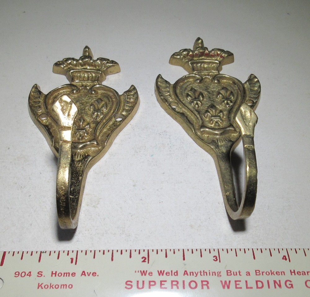 Vintage Dirilyte G-21 coat hooks 2