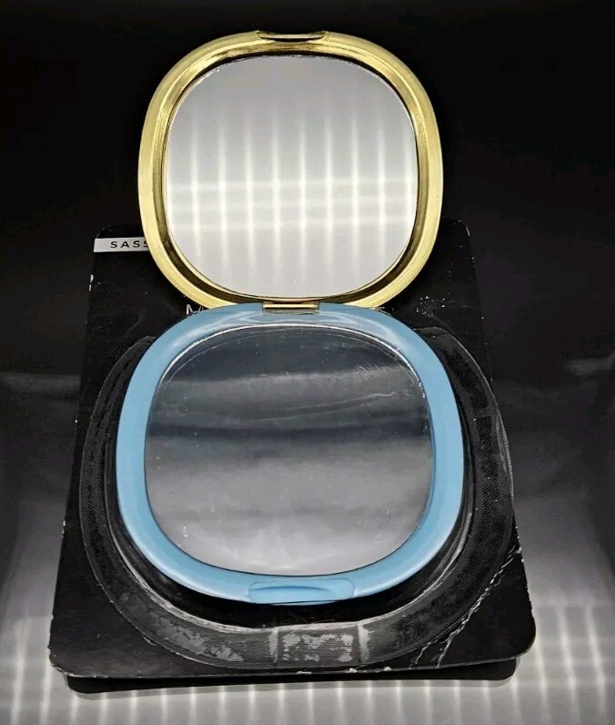 SASSY + CHIC 10X MAGNIFICATION DUAL MIRROR COMPACT BLUE