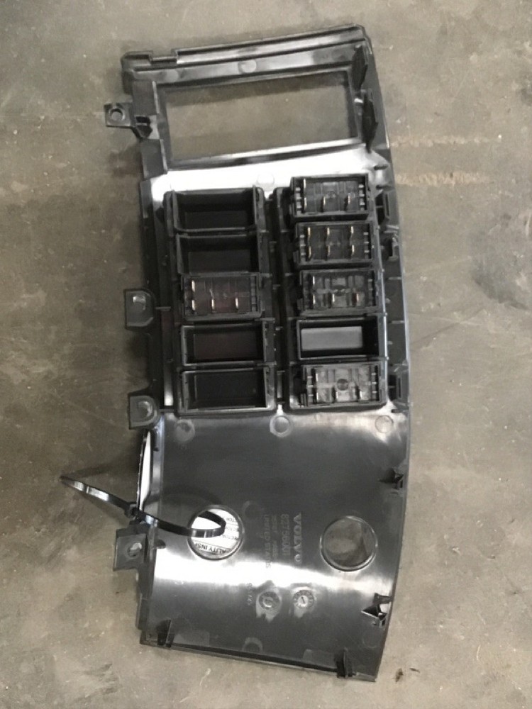 Volvo VNL 82756001 Dashboard Switch Panel