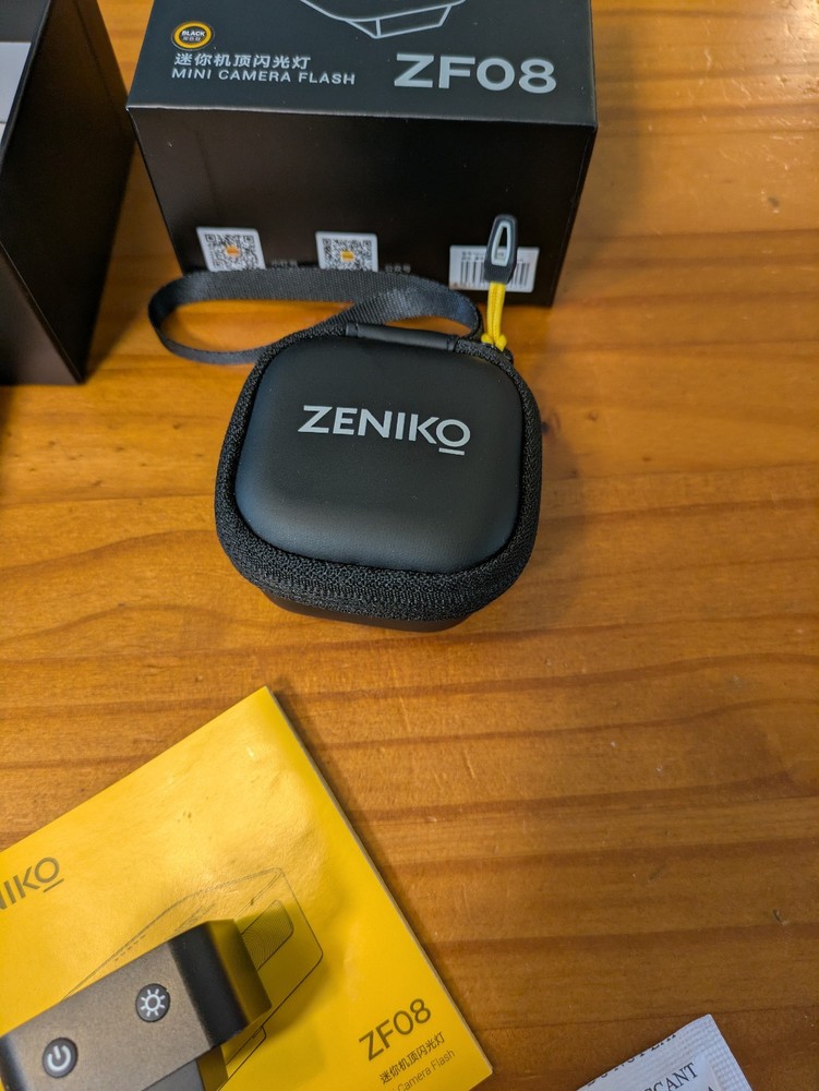 Zeniko ZF08 Aluminum Mini Flash Speedlite