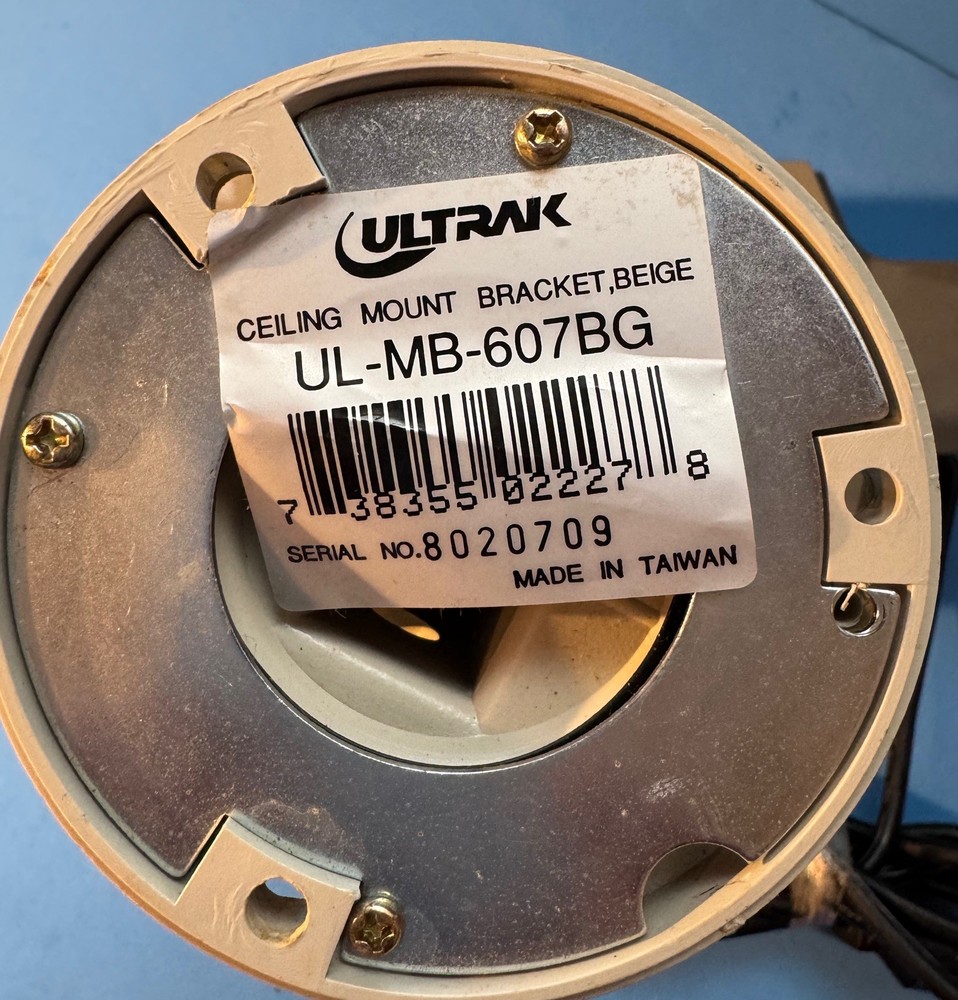 RCA 2000 TC2011 CC Video C-Mount Camera 120Volt Coax Powers ON! WITH CEILING MNT