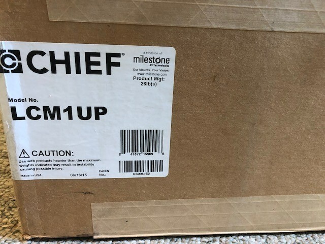 Chief LCM1U Fusion Medium Flat Panel - Black