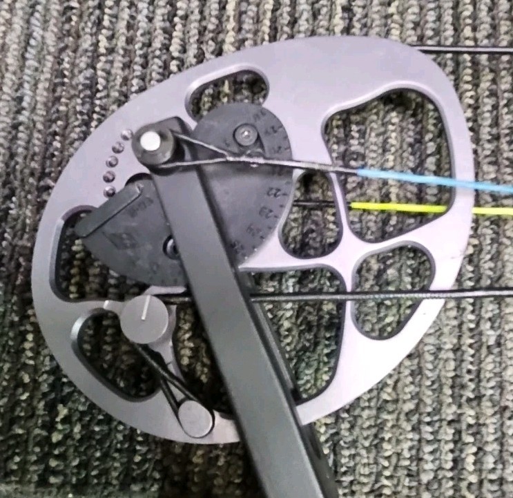 Diamond Archery by Bowtech Prism RH (Blue) Compound Bow + Bow Case & Accessories