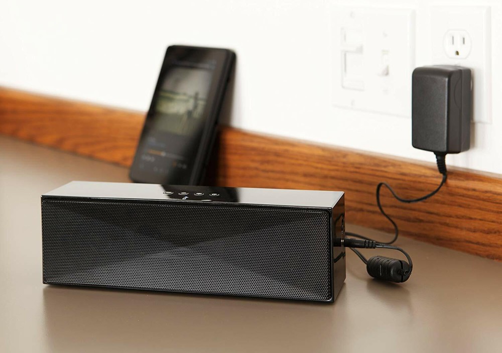 AmazonBasics Portable Rechargeable Bluetooth Wireless Loud Audio Speaker System