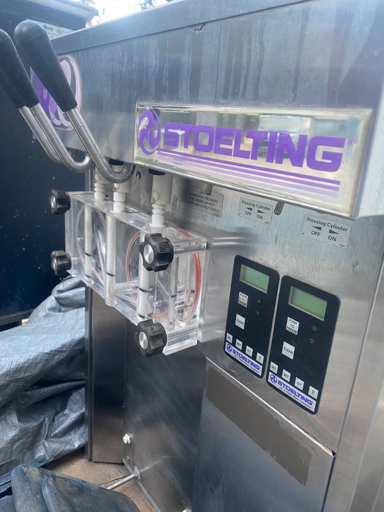 Stoelting Soft Serve machine Water cooled 220 power