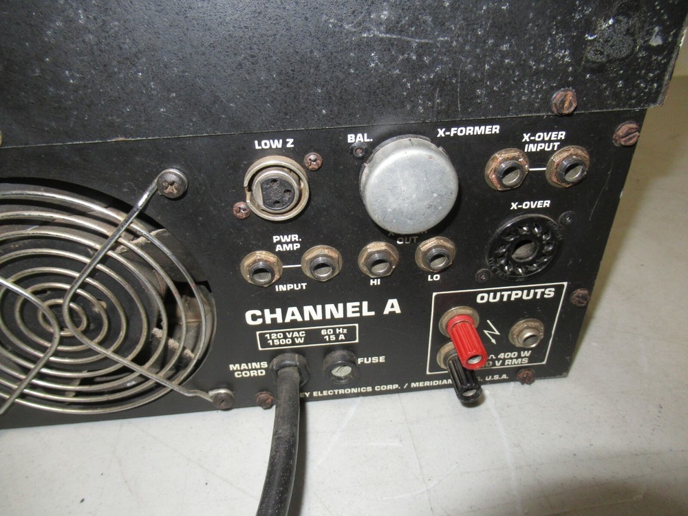 Peavey CS 800 Power Amplifier (read)