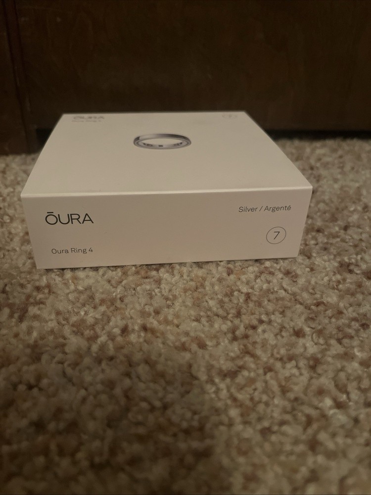 Oura Ring Gen 4 Silver Size 7 with Dock and Extra Charging Dock. Open Box Used